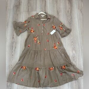 Fig and Flower. Floral Embroidered Brown Dress 💖🌸💐
*NEW WITH TAGS 🏷️